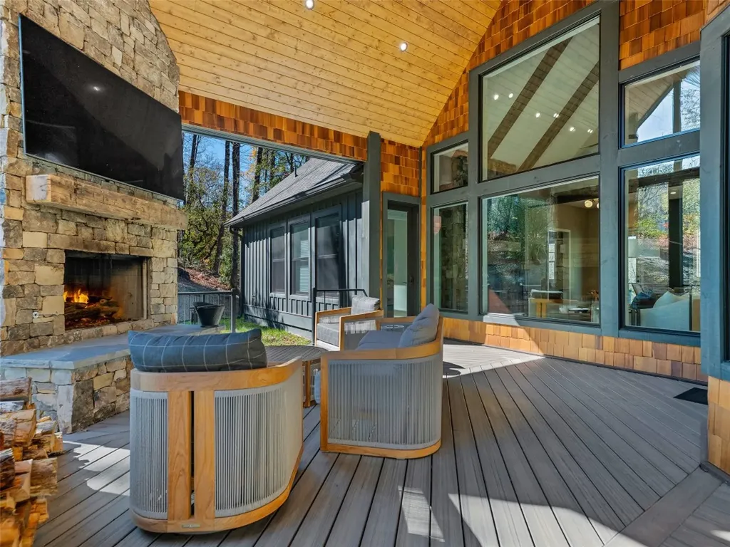 374 Turkey Roost Road Sapphire NC 28774