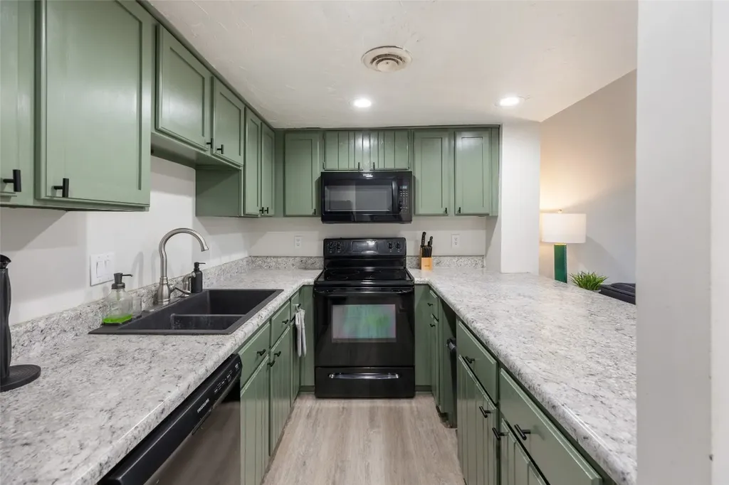 84 Emerald Road Sapphire NC 28774