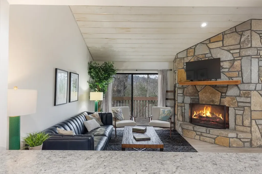 84 Emerald Road Sapphire NC 28774