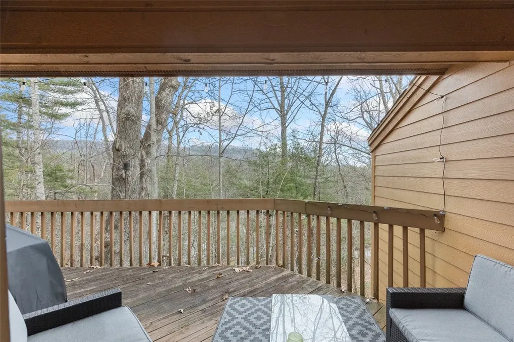 84 Emerald Road Sapphire NC 28774