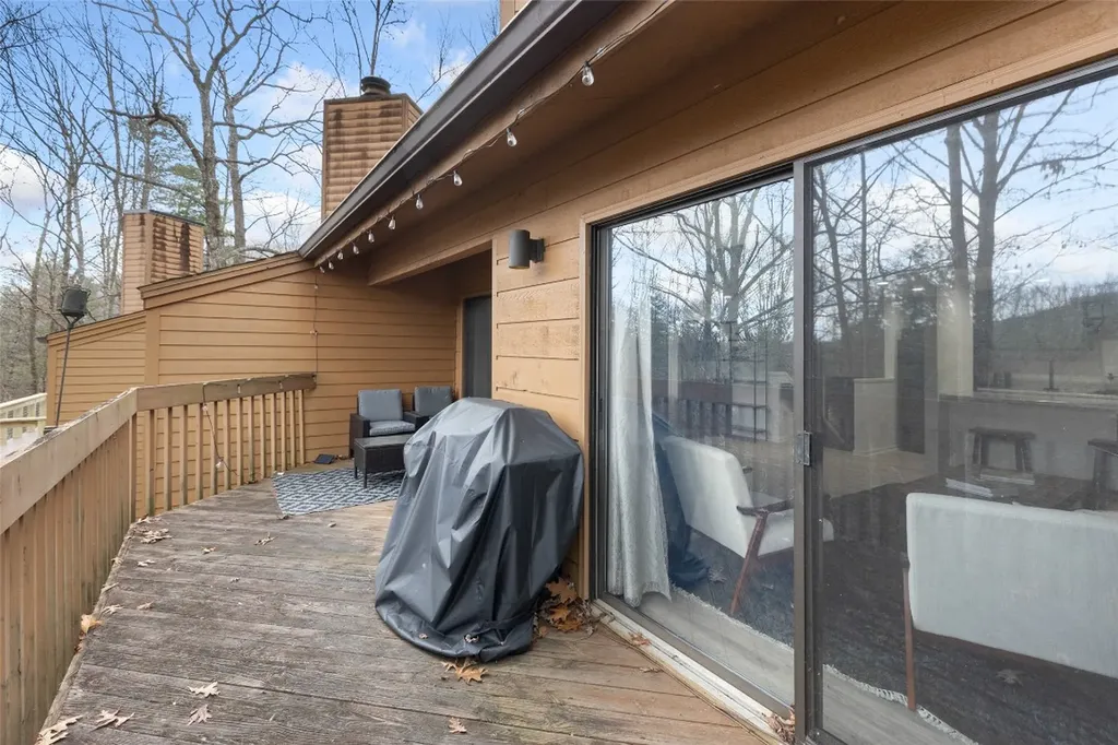 84 Emerald Road Sapphire NC 28774