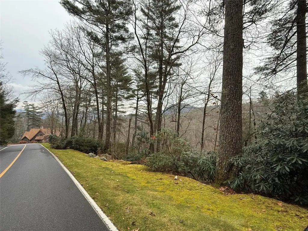 187 Lost Trail Highlands NC 28741