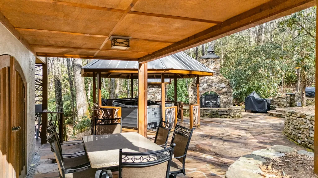 517 Joshs Trail Cashiers NC 28717