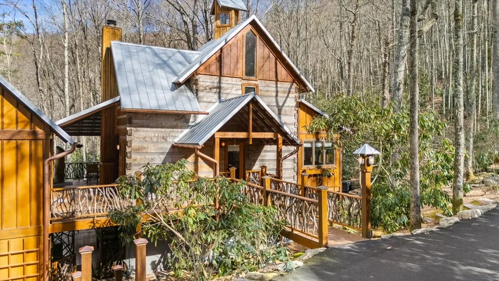 517 Joshs Trail Cashiers NC 28717