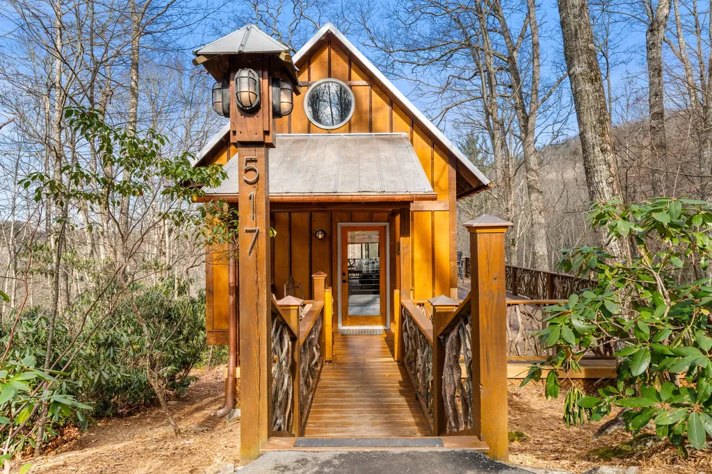 517 Joshs Trail Cashiers NC 28717