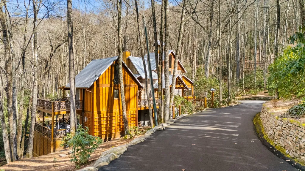 517 Joshs Trail Cashiers NC 28717