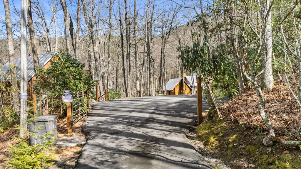 517 Joshs Trail Cashiers NC 28717