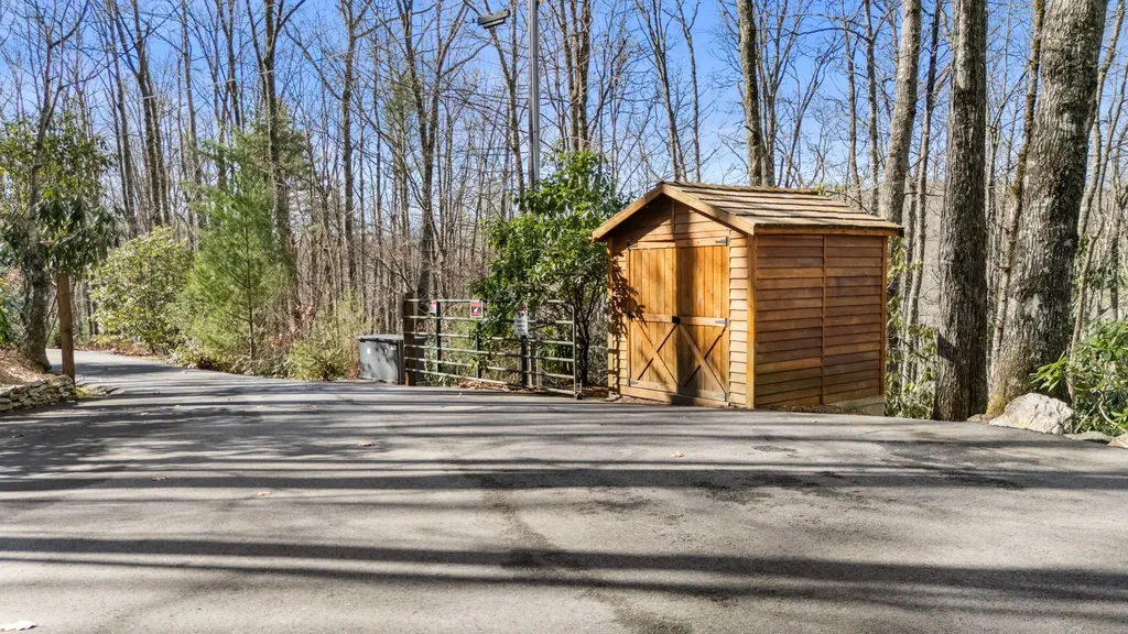 517 Joshs Trail Cashiers NC 28717