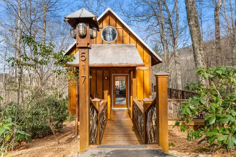 517 Joshs Trail Cashiers NC 28717