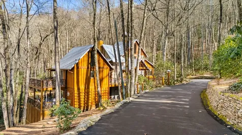 517 Joshs Trail Cashiers NC 28717