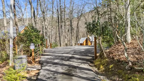 517 Joshs Trail Cashiers NC 28717