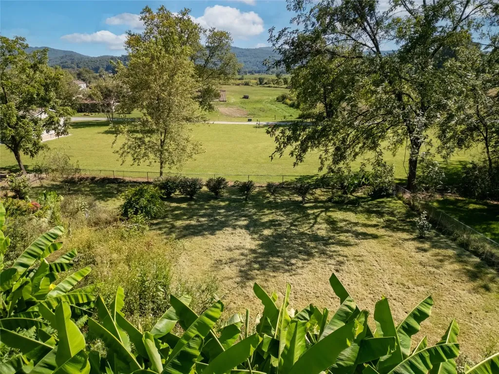 392 Old Hendersonville Highway Brevard NC 28712