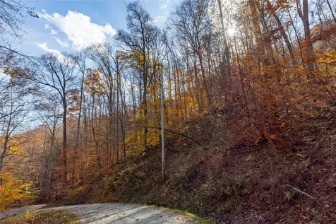 107 Vistawilla Drive Glenville NC 28736