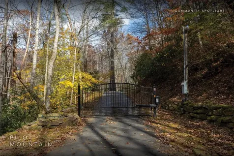 107 Vistawilla Drive Glenville NC 28736