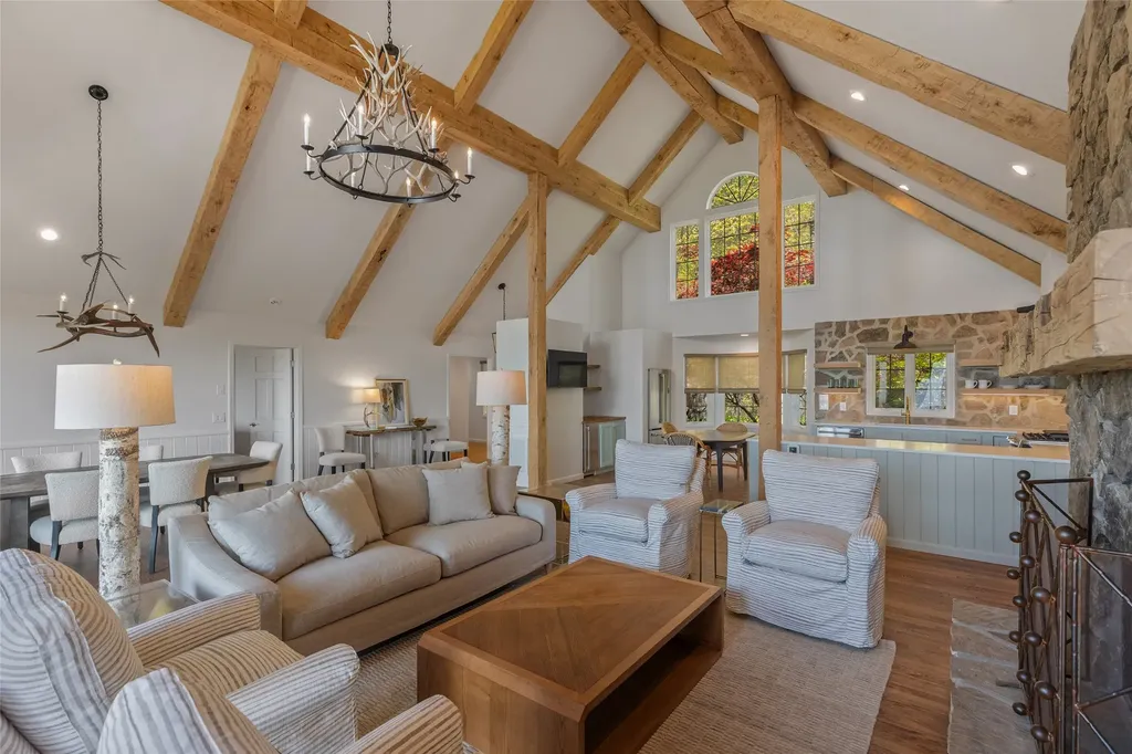 66 Summit Trail Highlands NC 28741