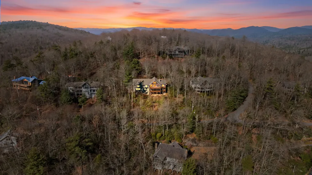 66 Summit Trail Highlands NC 28741