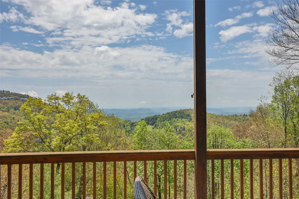 66 Summit Trail Highlands NC 28741