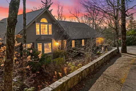 66 Summit Trail Highlands NC 28741