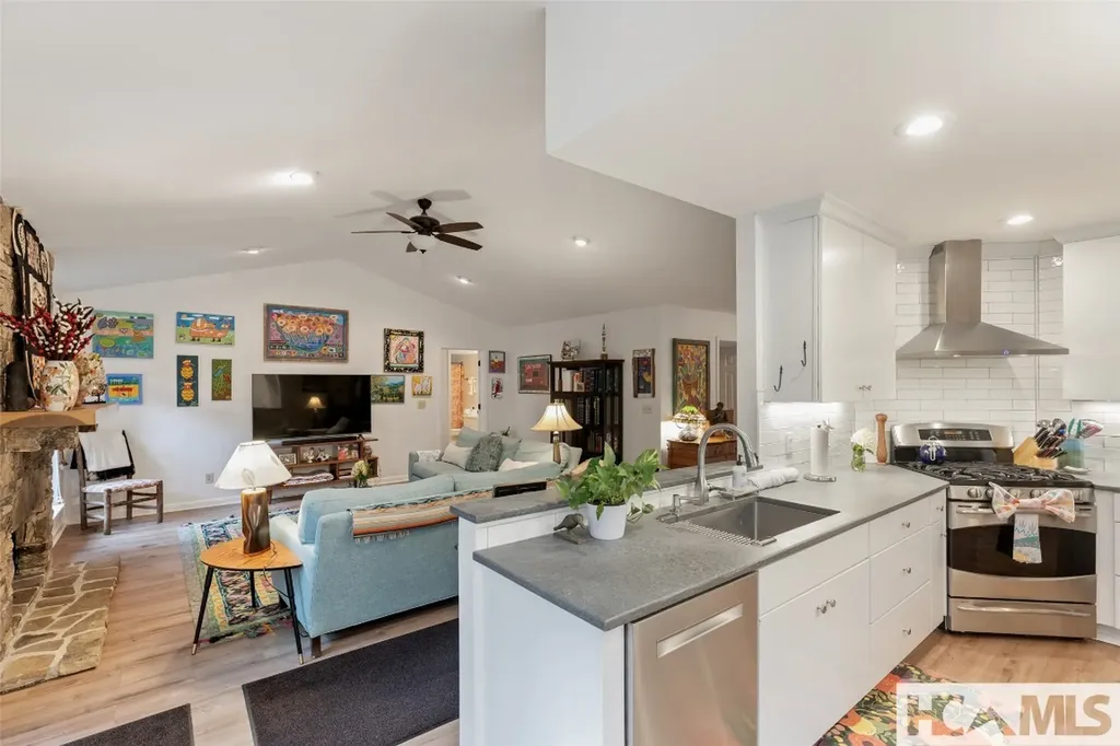 75 Hickory Drive Highlands NC 28741