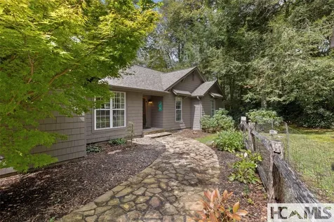 75 Hickory Drive Highlands NC 28741