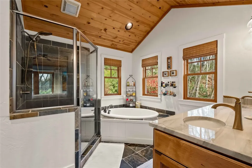 40 Ivy Court Sapphire NC 28774