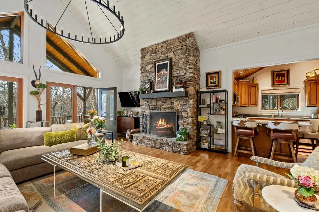 40 Ivy Court Sapphire NC 28774