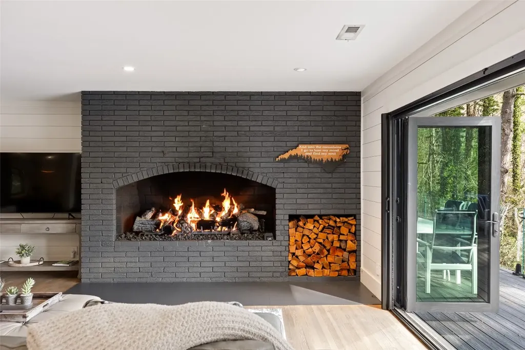 335 Twin Lakes Drive Highlands NC 28741