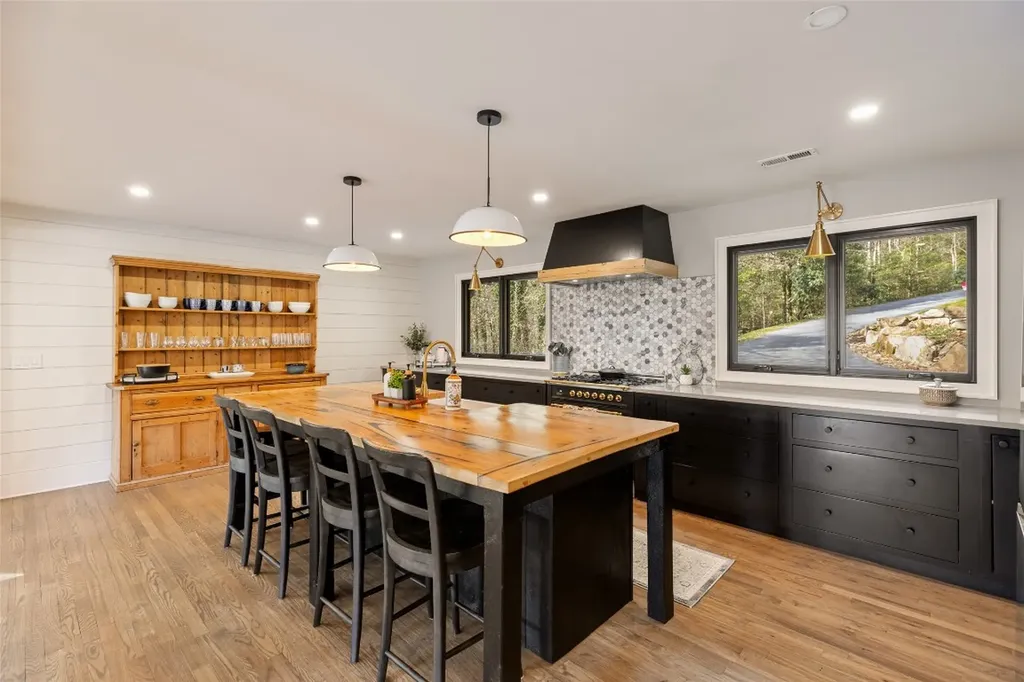 335 Twin Lakes Drive Highlands NC 28741