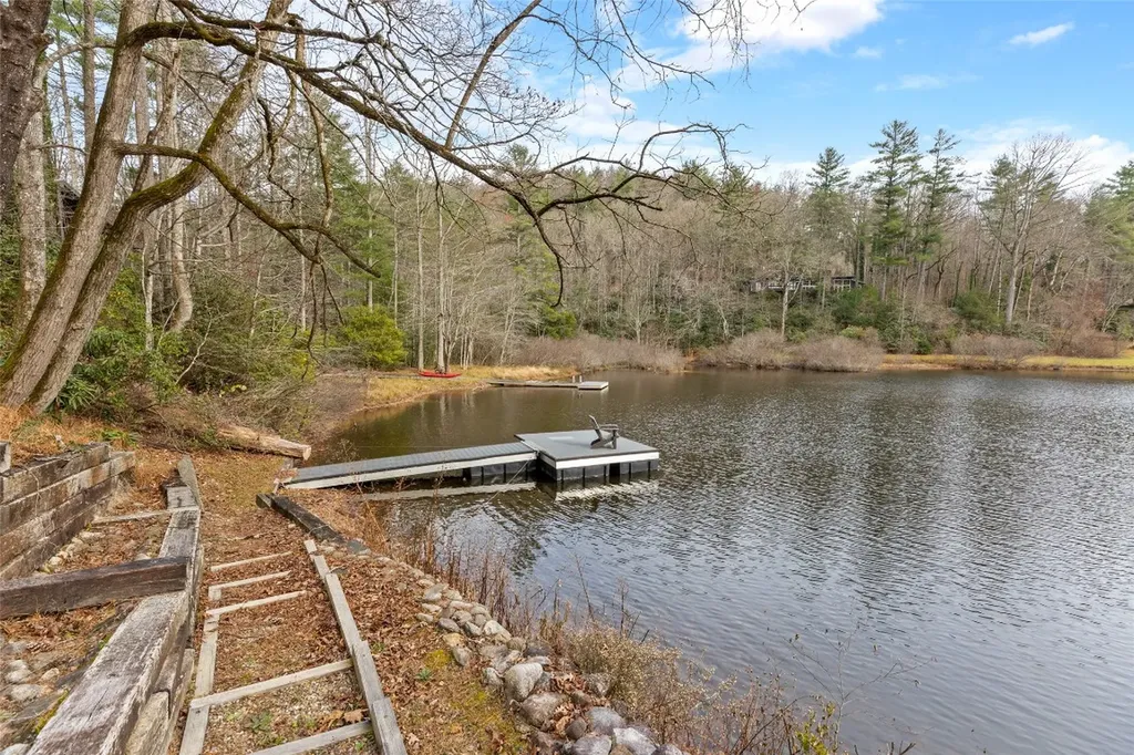 335 Twin Lakes Drive Highlands NC 28741