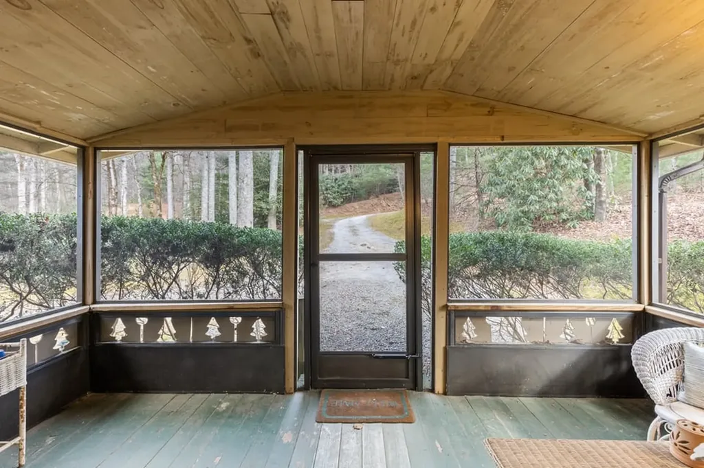 1696 Clear Creek Road Highlands NC 28741