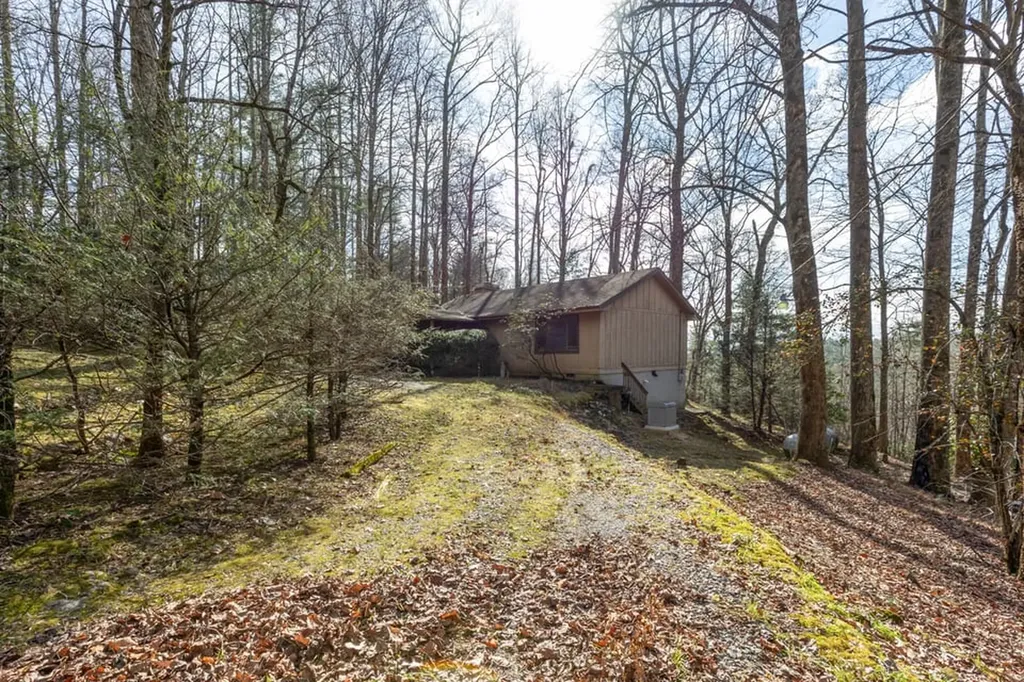 1696 Clear Creek Road Highlands NC 28741
