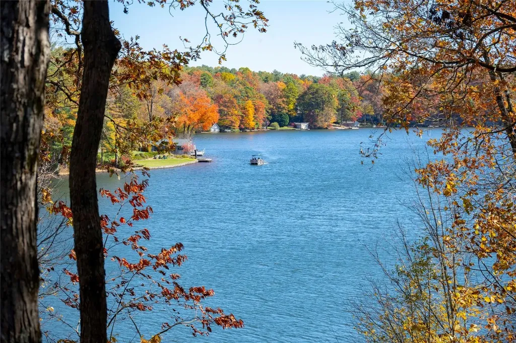 132 Red Bird Circle Lake Toxaway NC 28747