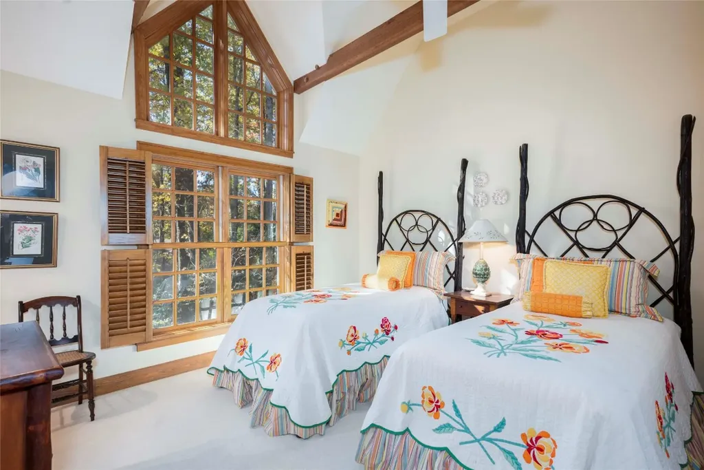 132 Red Bird Circle Lake Toxaway NC 28747