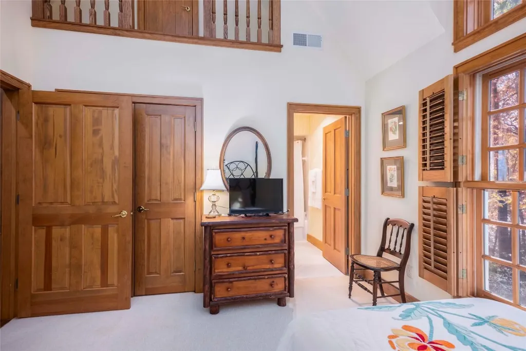 132 Red Bird Circle Lake Toxaway NC 28747