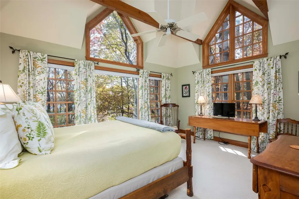 132 Red Bird Circle Lake Toxaway NC 28747