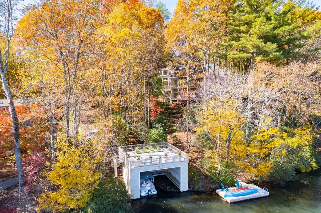 132 Red Bird Circle Lake Toxaway NC 28747