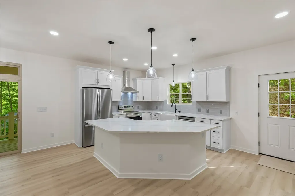 223 Sourwood Court Sapphire NC 28774
