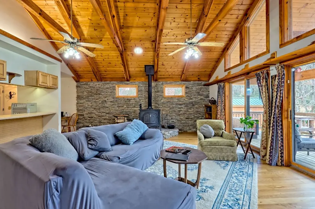 7829 Dillard Road Scaly Mountain NC 28775