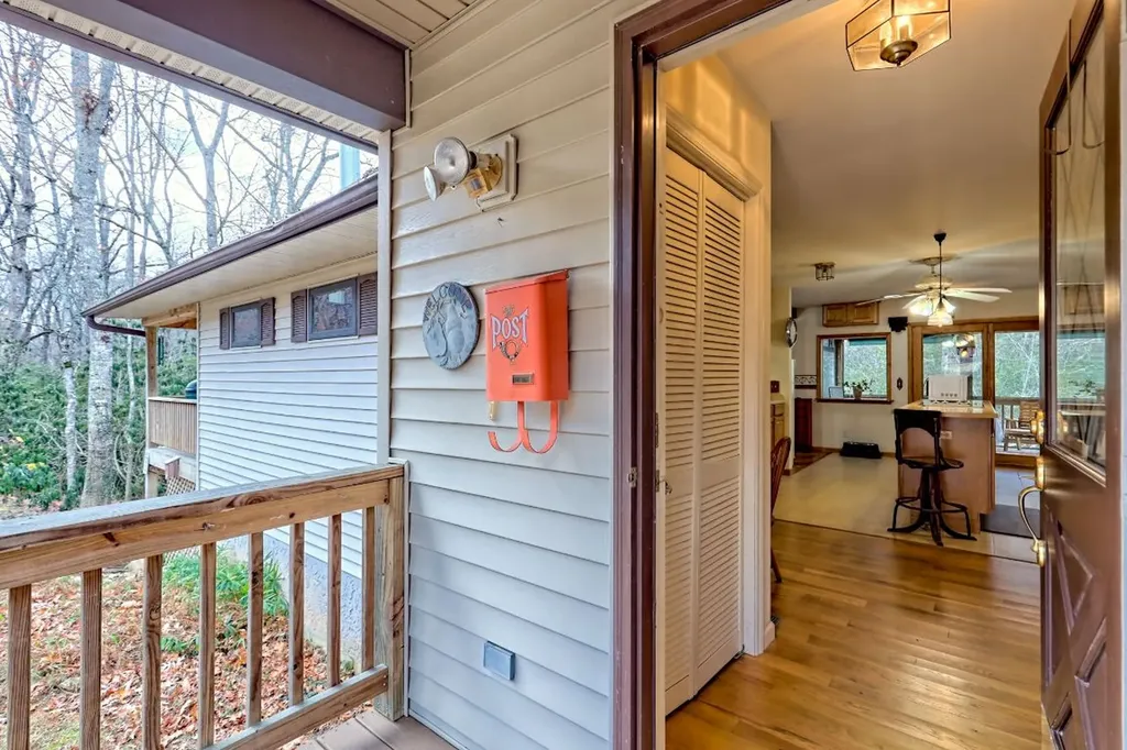 7829 Dillard Road Scaly Mountain NC 28775