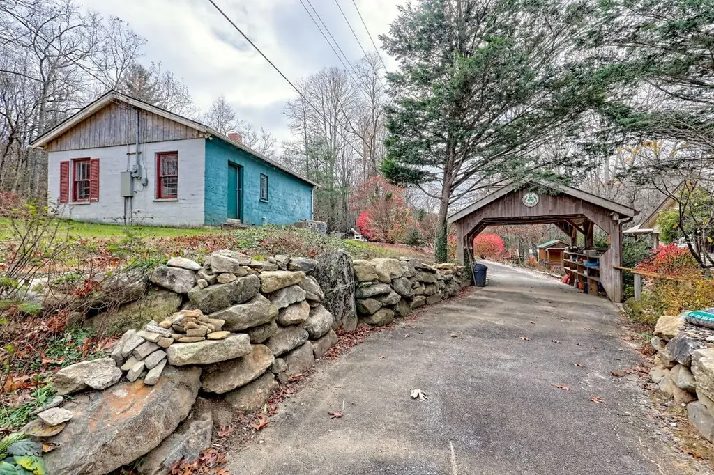 7829 Dillard Road Scaly Mountain NC 28775