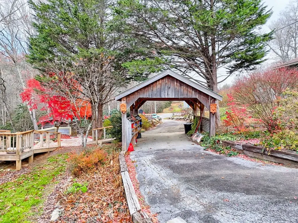 7829 Dillard Road Scaly Mountain NC 28775