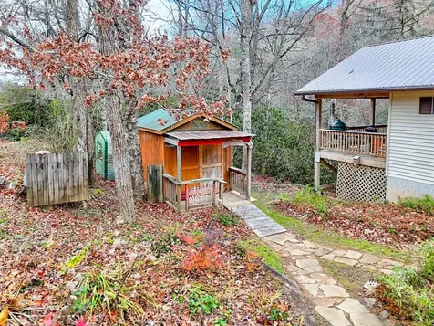 7829 Dillard Road Scaly Mountain NC 28775