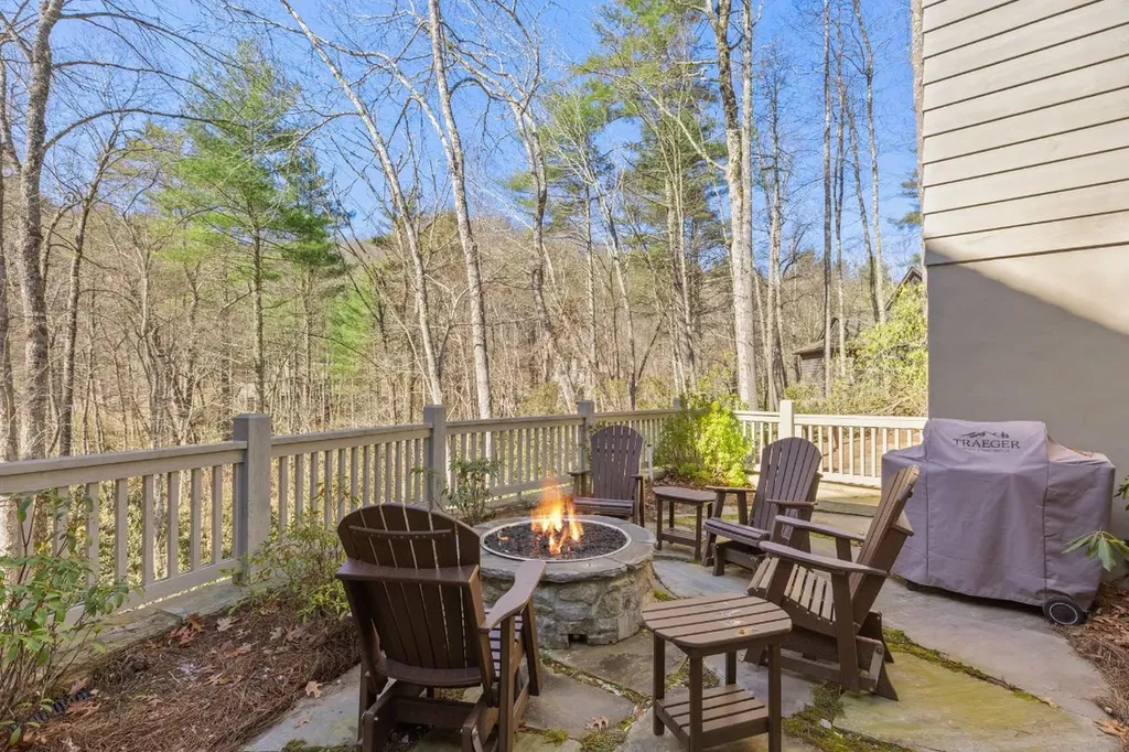 126 Blackmont Lane Cashiers NC 28717