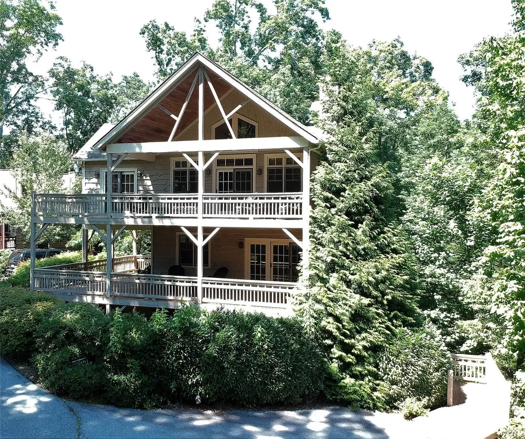 133 Cart Path Cullowhee NC 28723