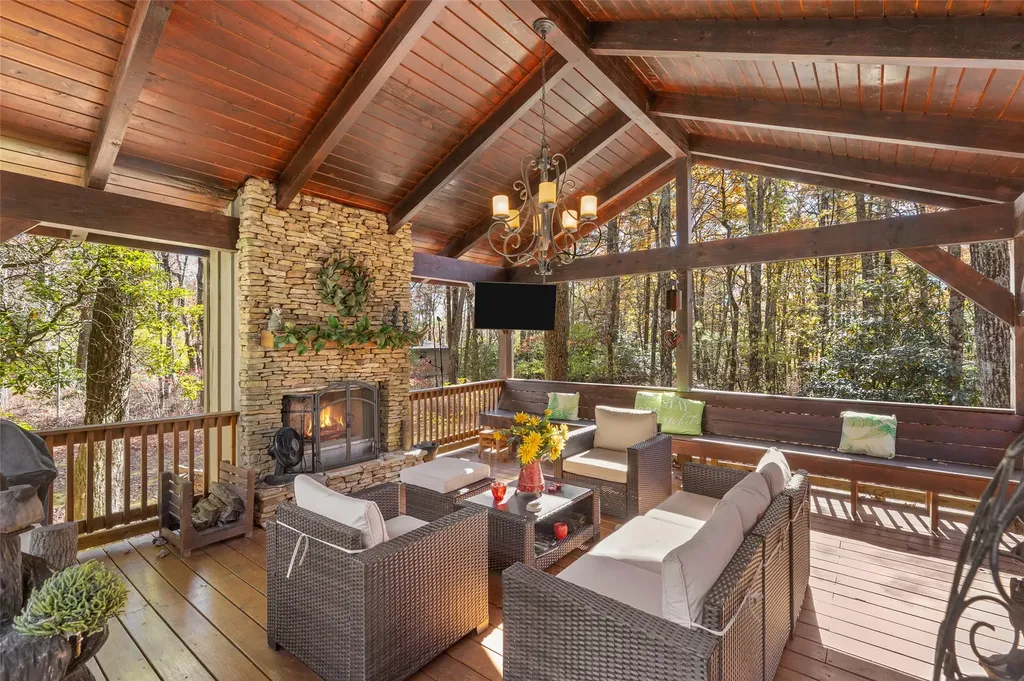 371 Dixon Drive Highlands NC 28741