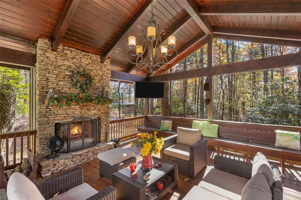 371 Dixon Drive Highlands NC 28741