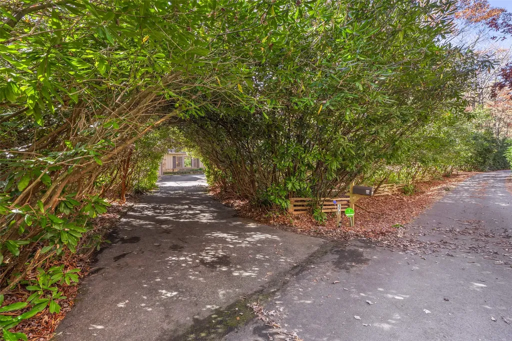 371 Dixon Drive Highlands NC 28741