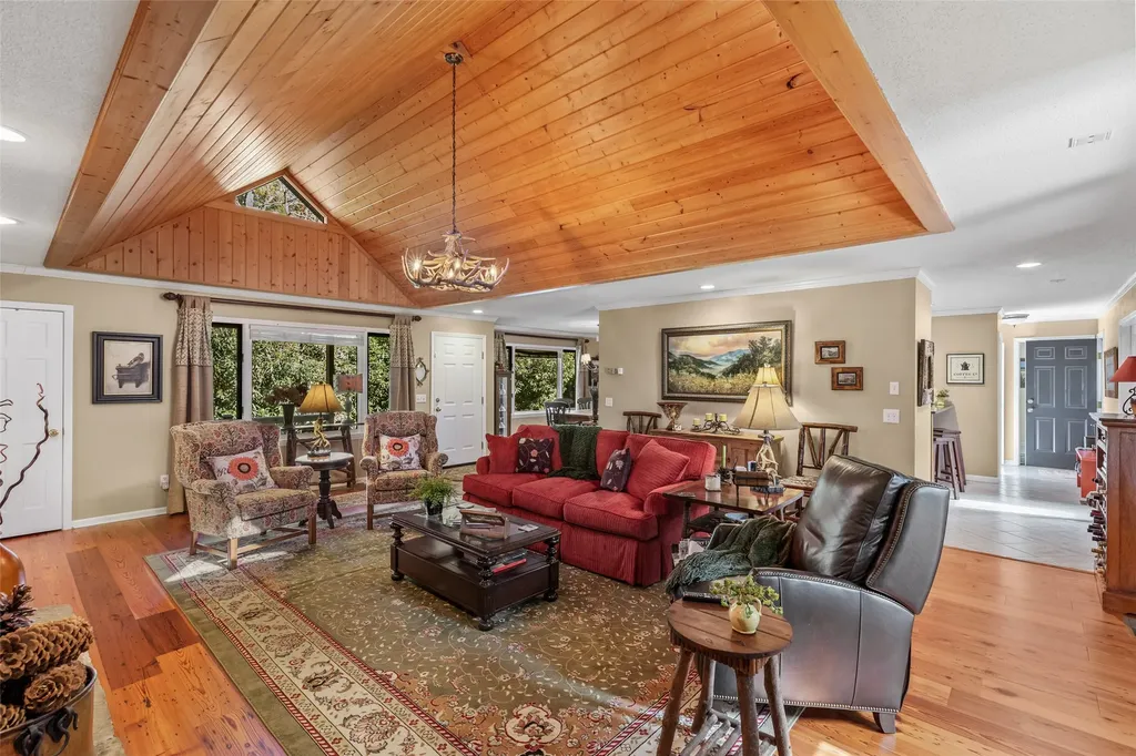 371 Dixon Drive Highlands NC 28741