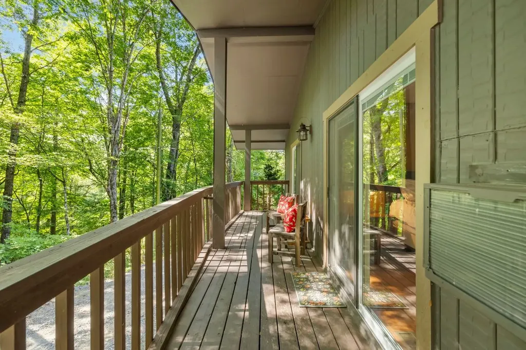 658 Johnson Road Brevard NC 28712