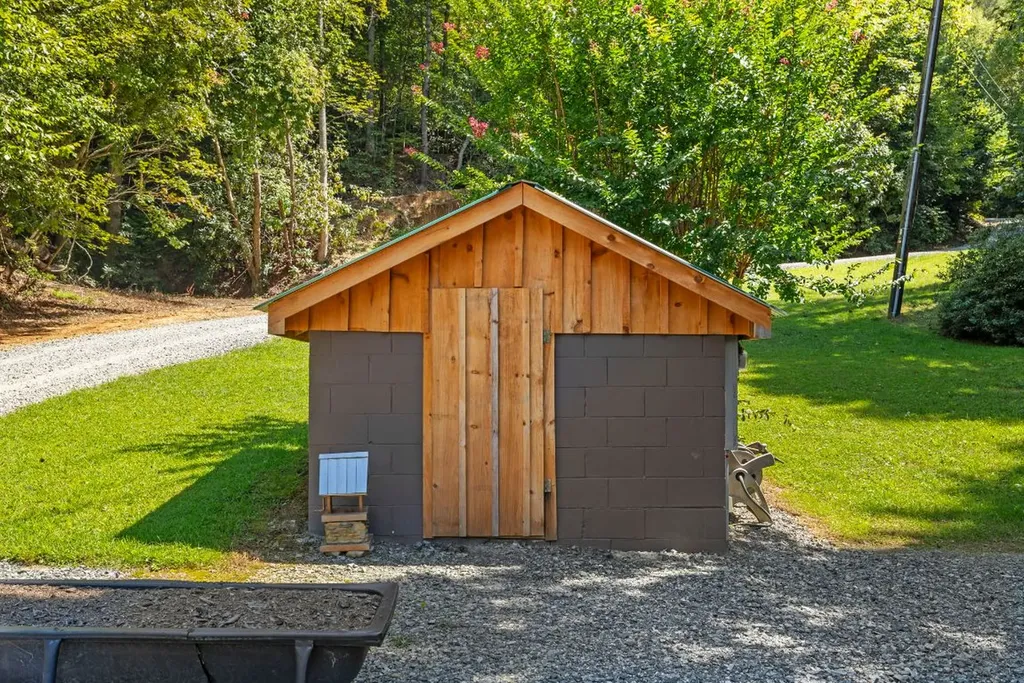 658 Johnson Road Brevard NC 28712